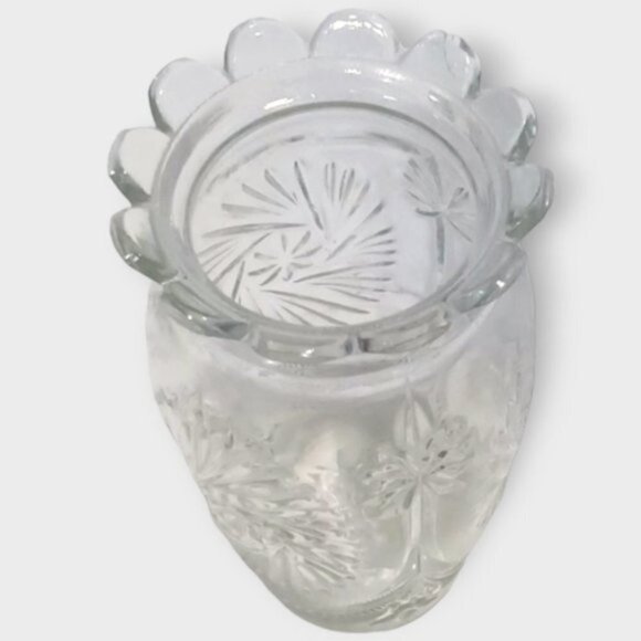 Vintage Large Clear Cut Glass Pinwheel Patterned Scalloped Rim Vase - Picture 2 of 6